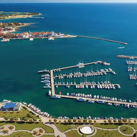 Apartment Beautiful In Umag With Wifi Pelegrin