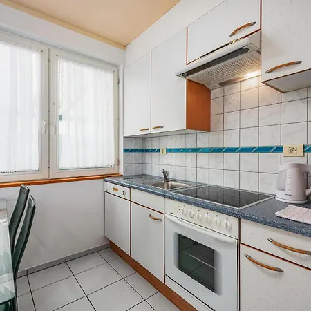 Lovely Apartment In Umag With Wifi Umag